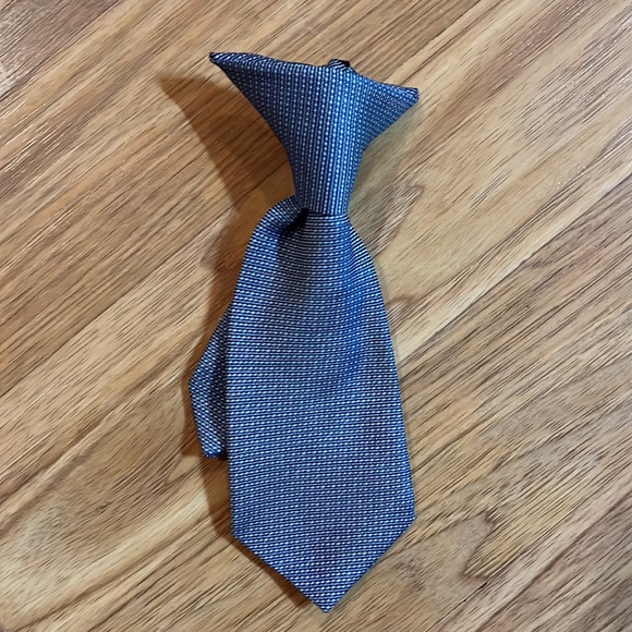 Lots of 14 clip on baby ties. These are not toddler size. - Picture 6 of 16
